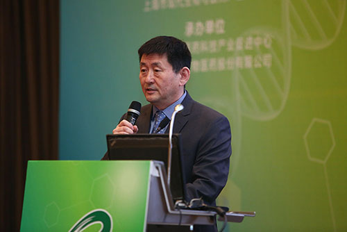BJL平台生物部副总裁汪俊博士为聚会作精彩开场