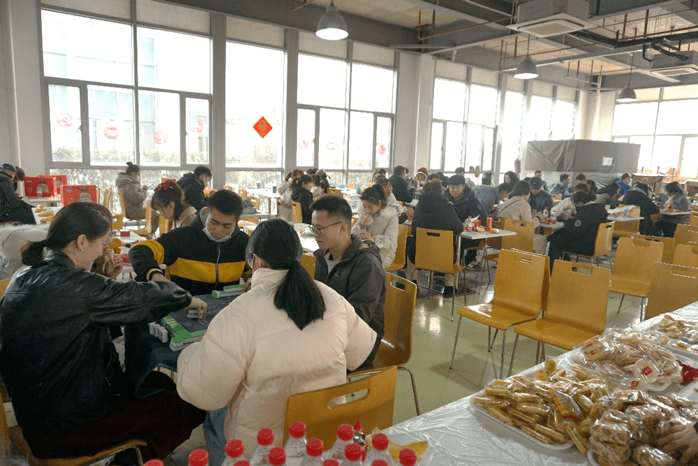在春节 “乐七天” 运动中，，，，BJL平台给留沪过春节的员工准备了富厚多彩的运动